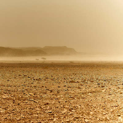 poussières au dessus de l'océan