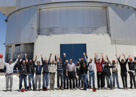 Photo de l'équipe ayant installé MUSE (Multi unit spectroscopic explorer) à l'observatoire Paranal au Chili 
