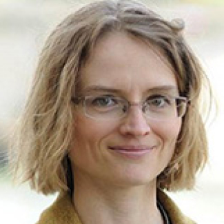 Elvira ASTAFYEVA reçoit la médaille de bronze 2016 du CNRS[...]