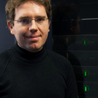 Julien Aubert reçoit la médaille de bronze 2010 du CNRS[...]