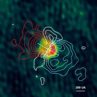Observations du disque de AB Aurigae obtenues avec l'interféromètre de l'IRAM. La résolution angulaire est d'environ 100 UA. Le fond, en fausses couleurs, présente l'émission du continuum thermique de la poussière à 1,3 mm. La distribution de la poussière est clairement assymétrique et pique sur le coté ouest du disque. Superposés à cette image, 3 canaux en vitesse de la carte de l'émission de la raie 13 CO 2-1. C'est l'analyse cinématique détaillée de cette émission qui montre que le disque est en rot[...]