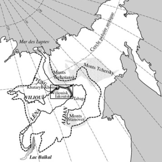 La Lena est l'un des plus grands fleuves du monde. Il prend sa source au nord du lac Baïkal et parcourt 4400 kilomètres avant de se jeter dans la mer des Laptev, non loin du Cercle arctique. 
[...]