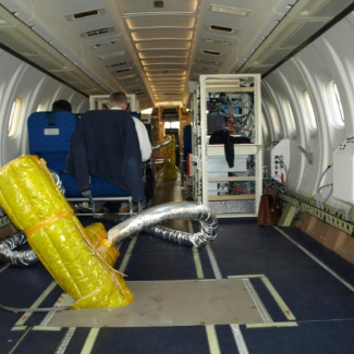 Antenne et récepteurs du radiomètre CAROLS dans l'ATR42.
<br />© CETP, Mickael Pardé[...]