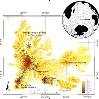 Localisation des îles Kerguelen et de leurs principaux glaciers.

© AGU 2009.[...]