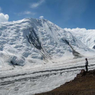 Campagne de terrain sur les glaciers des Saint Elias (Alaska et Territoire du Yukon). 
© M. J. Hambrey (Aberystwyth University)[...]