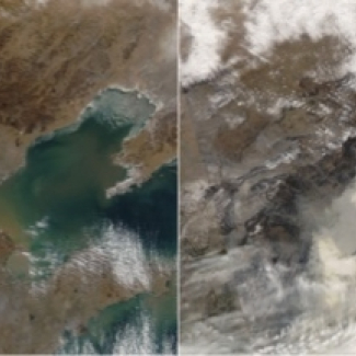 Images obtenues à partir de l’instrument satellitaire MODIS montrant Pékin et les villes alentour non affectées par la pollution (gauche) et plongées dans un épais nuage de pollution (droite). © NASA[...]
