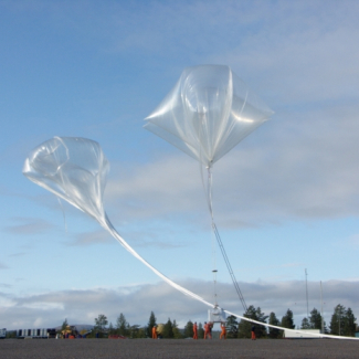 Lancement d’un ballon stratosphérique depuis la base d’Esrange-Kiruna en août 2009. © LPC2E, Bertrand Gaubicher[...]