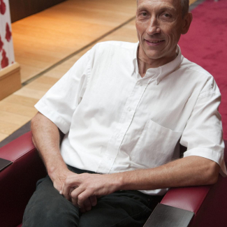 Thierry Lebel reçoit la médaille d'argent 2010 du CNRS[...]