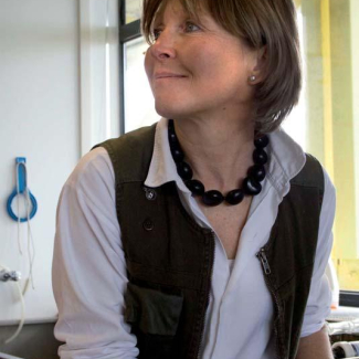 Claudie Marec reçoit le cristal 2008 du CNRS[...]