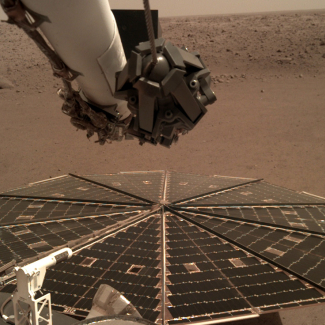 Coopération spatiale entre la France et les Etats-Unis - La science française est sur Mars, à bord d'InSight, elle écoute le bruit du vent, une première mondiale ![...]