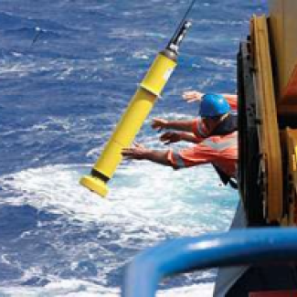 Photo du déploiement d'un flotteur Argo