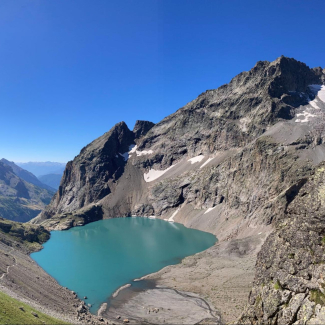 Lac de l’Eychauda et glacier de Séguret-Foran, Parc national des Ecrins.