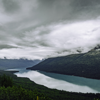 Lac d’Eklutna, à 70 km au nord-est de la ville d’Anchorage, en Alaska