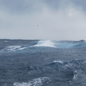 Vue du navire océanographique neozélandais le Tangaroa durant la campagne Sea2Cloud en mars 2020.