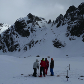 Photo de prélèvements sur le lac Robert à Chamrouse. 