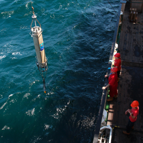 Photo du collecteur de particules à bord du R.R.S. Discovery