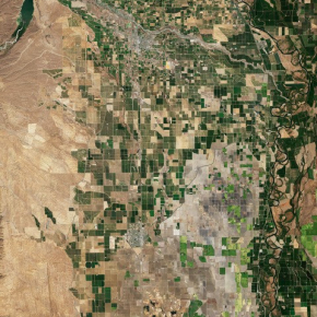 Vue satellite de la vallée de Sacramento (Californie), le 16 septembre 2022. Source : NASA Earth Observatory / Joshua Stevens, d’après des données Landsat 8 (USGS)